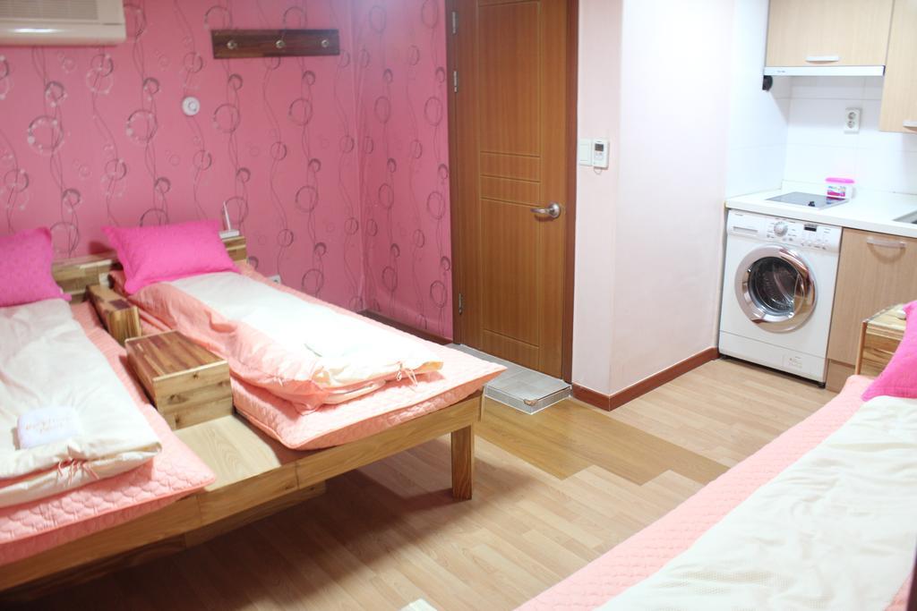 Bong Backpackers Hostel Szöul Szoba fotó